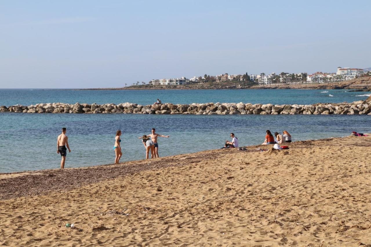Apartment In Kato Pafos & 10 Min To Venus Beach Bagian luar foto
