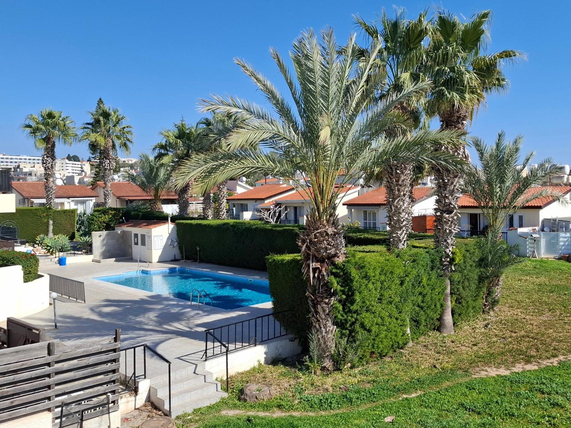 Apartment In Kato Pafos & 10 Min To Venus Beach Bagian luar foto